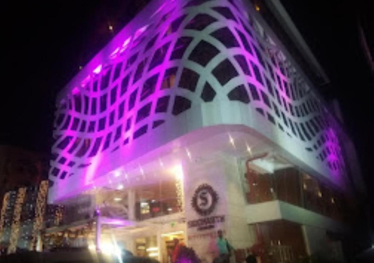 Hotel Siddharth Premiere Chandrapur Kültér fotó