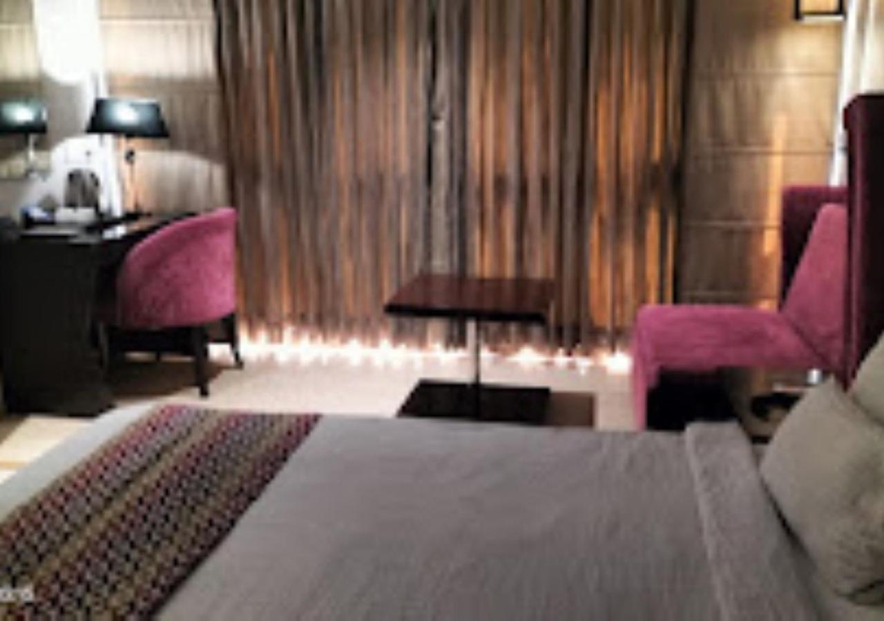 Hotel Siddharth Premiere Chandrapur Kültér fotó