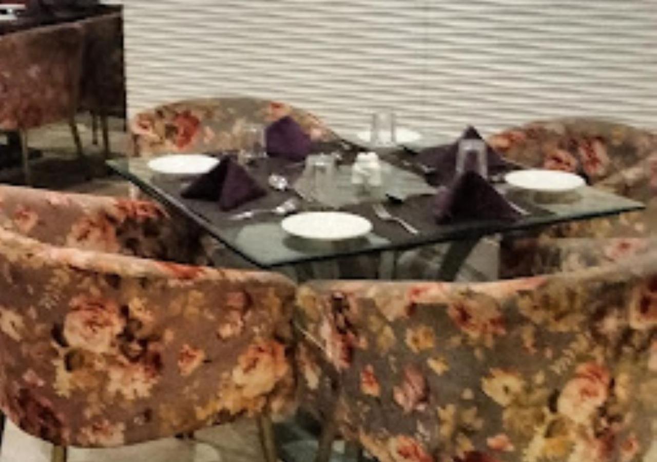 Hotel Siddharth Premiere Chandrapur Kültér fotó