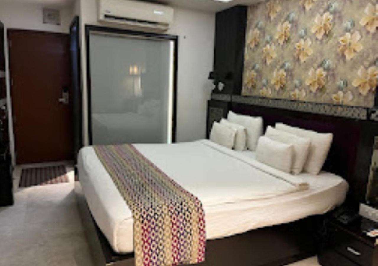 Hotel Siddharth Premiere Chandrapur Kültér fotó