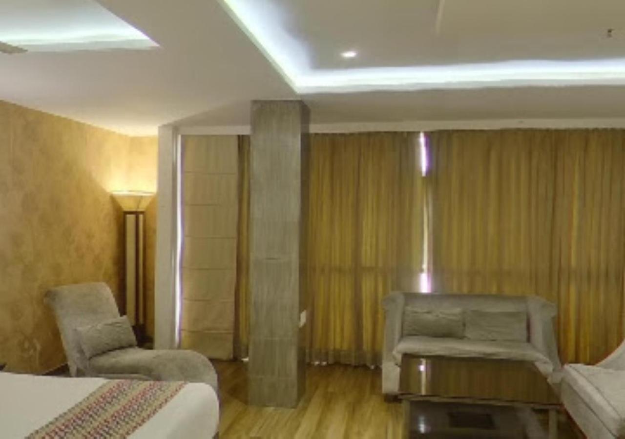 Hotel Siddharth Premiere Chandrapur Kültér fotó