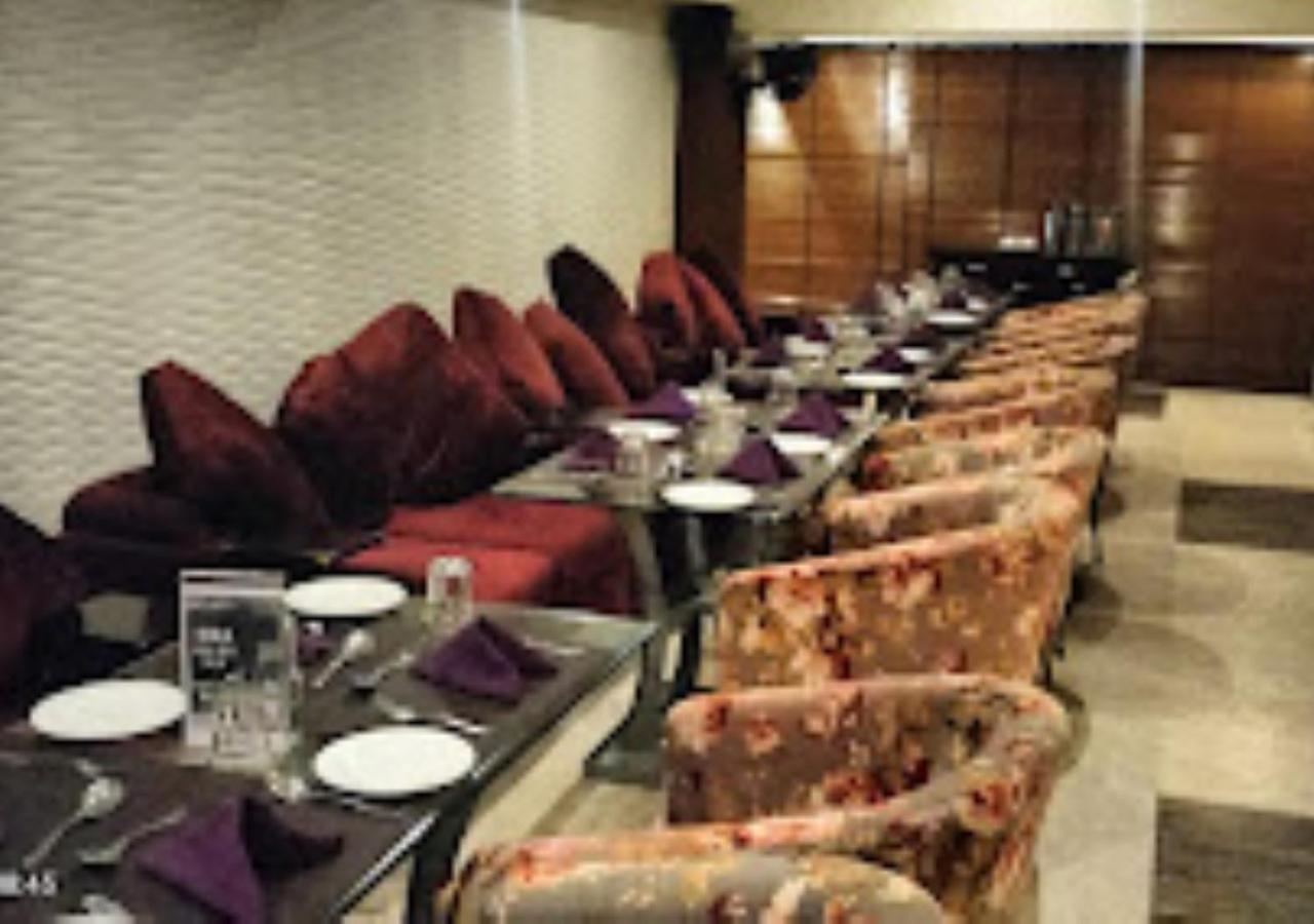 Hotel Siddharth Premiere Chandrapur Kültér fotó