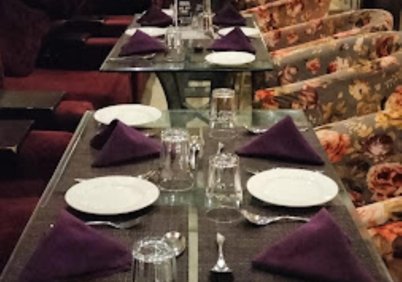 Hotel Siddharth Premiere Chandrapur Kültér fotó